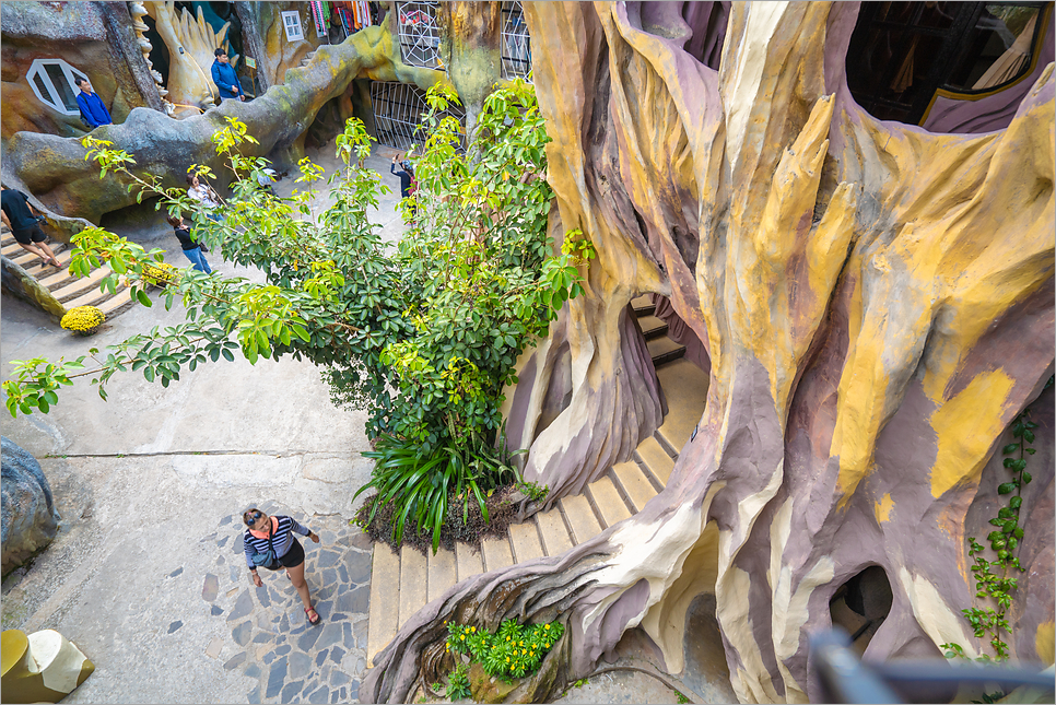 베트남 달랏 여행 가볼만한곳, 이상한 계단 크레이지하우스