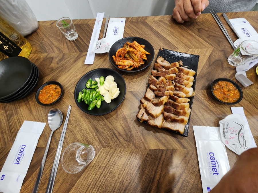 부산진역 맛집 수정동 두놈닭칼국수의 감칠맛에 폭 빠지다