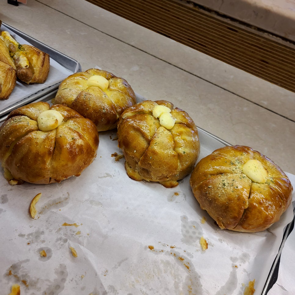 군산 빵지순례 이성당 단팥빵 야채빵 전국 3대 빵집 딸기크림소보로 블루베리페스츄리