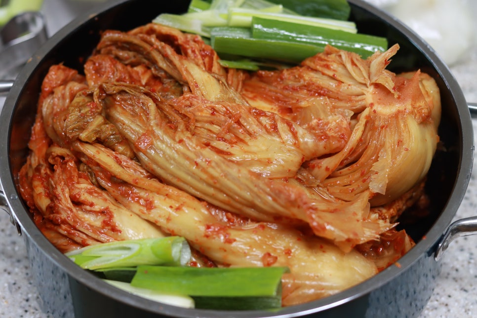 돼지 등갈비 김치찜 레시피 돼지고기 김치찜 만들기