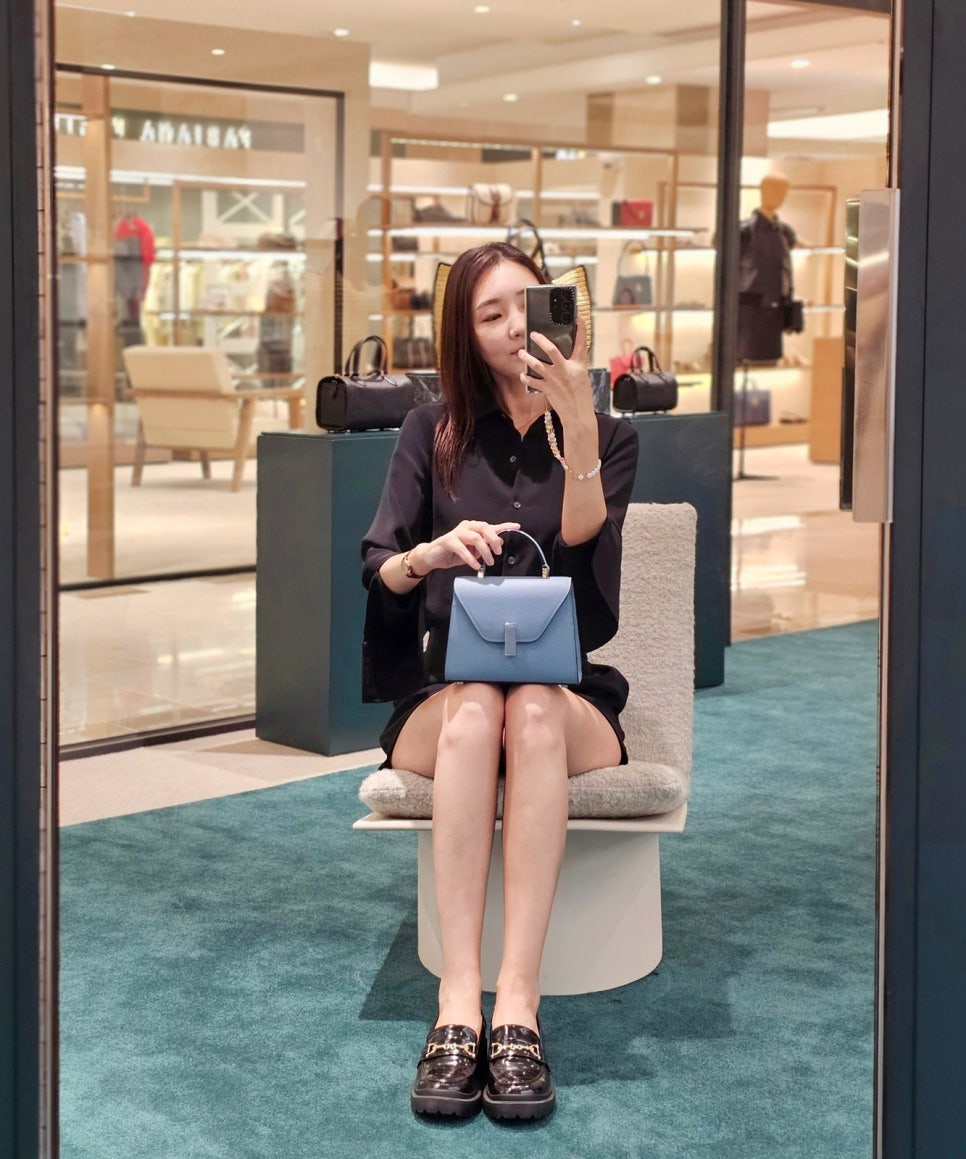 여자 명품 가방 브랜드 발렉스트라 현대백화점 목동점 팝업 스토어 오픈