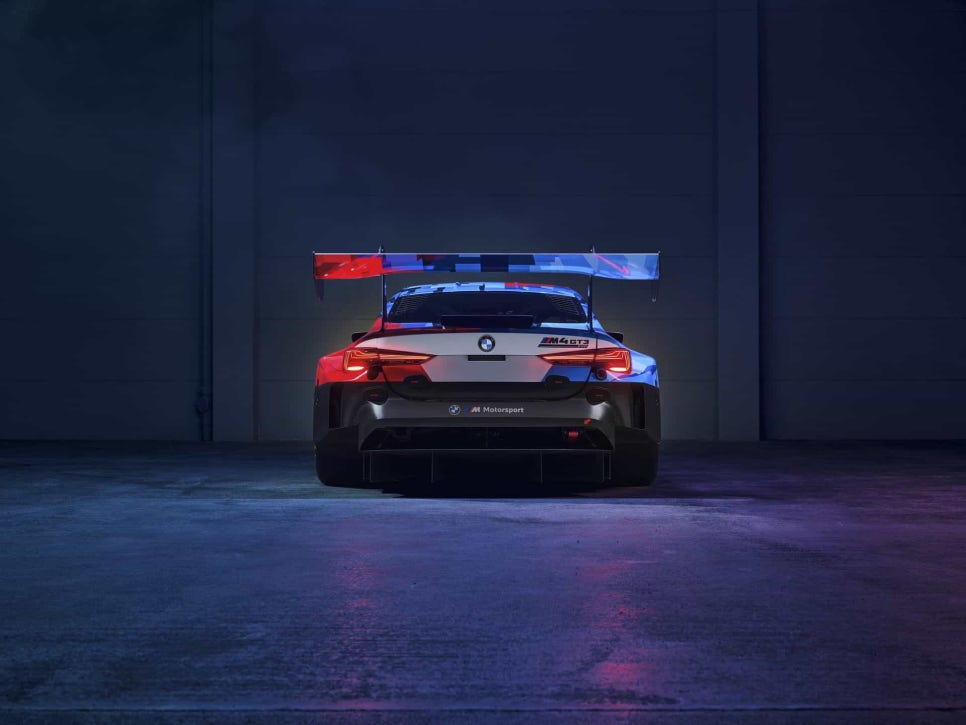 BMW M4 GT3 EVO 레이스카 뉘르부르크링에서 공개