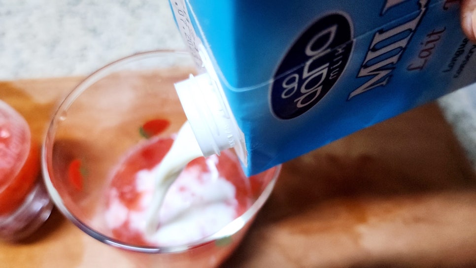 딸기라떼 딸기청 레시피 보관 생딸기우유 만들기 리얼 딸기우유 만드는법
