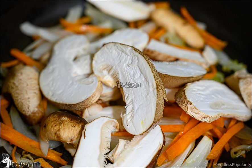 굴소스 버섯볶음 만드는법 간단한 반찬 송화고버섯 요리