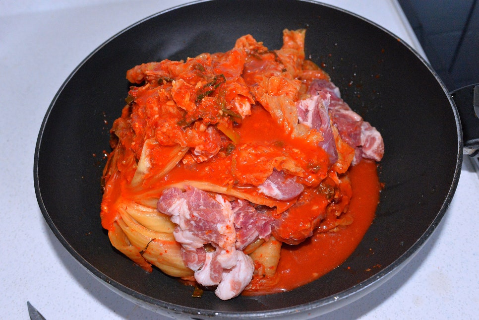 돼지고기 김치찜 레시피 삼겹살 묵은지 김치찜 만들기