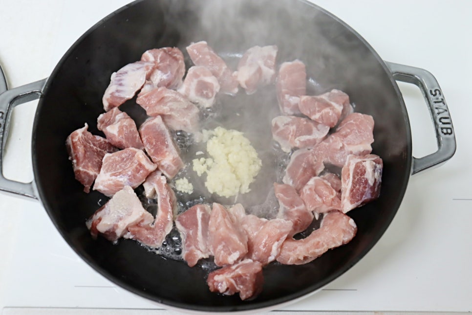 돼지고기 김치찌개 맛있게 끓이는법 간단 김치찌개 레시피 저녁메뉴 추천