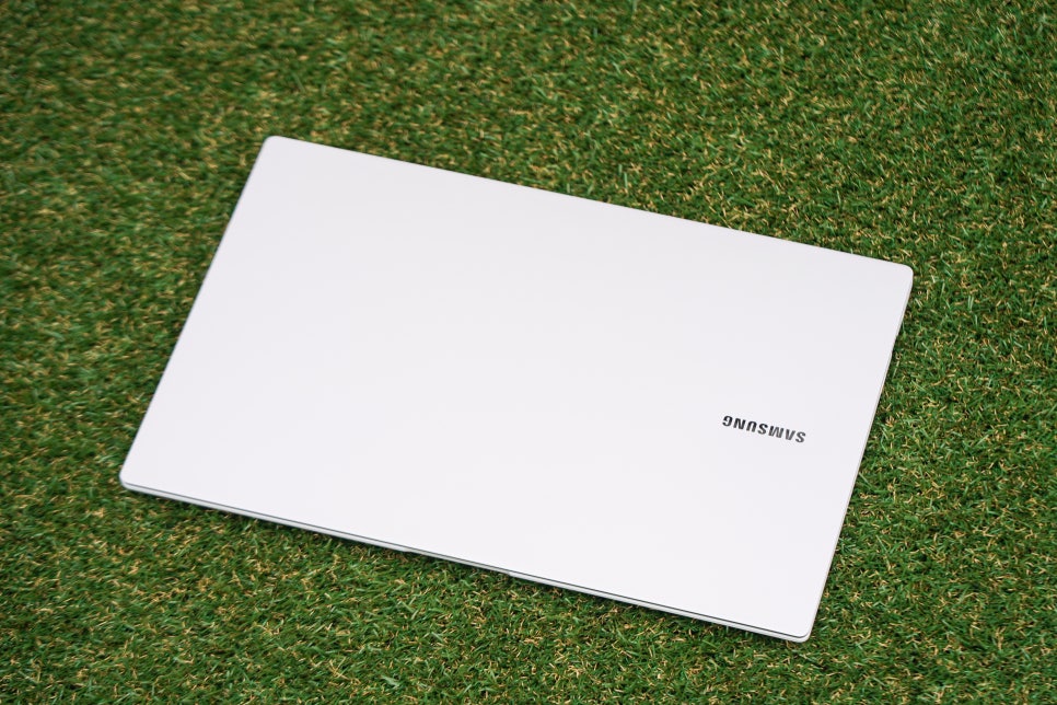삼성 노트북 갤럭시북 2 프로 SE NT950XGQ-A51A, 대학생 프리랜서에게 추천하는 이유