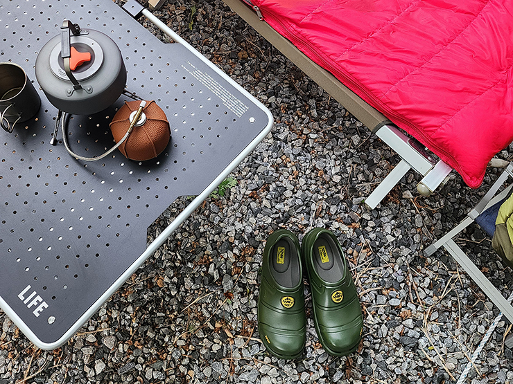 캠핑 바비큐 컨셉의 캠핑신발, NNW 발편한 조리화