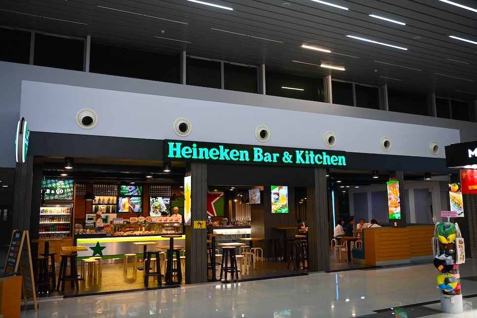 베트남 푸꾸옥 공항 출국 면세점 식당 라운지 atm 와이파이 흡연실