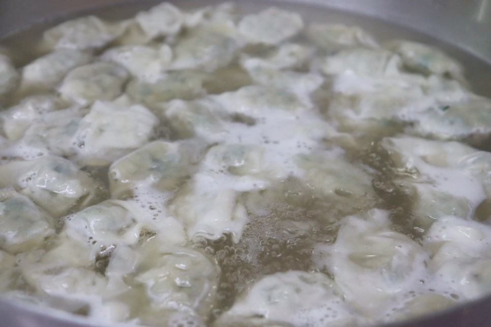 사골 만두국 끓이는법 만둣국 레시피 계란 만두국 끓이는법