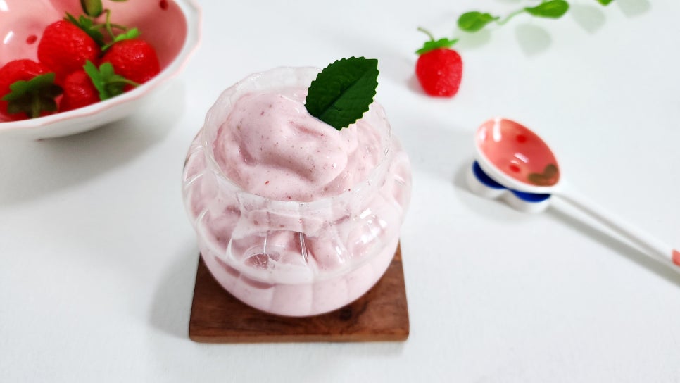 홈카페레시피 딸기바나나쉐이크 카페디저트 딸기 쉐이크 만들기 딸기요리