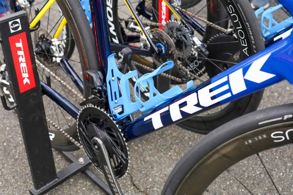 새로운 경량 트렉 마돈(TREK MADONE) 포착