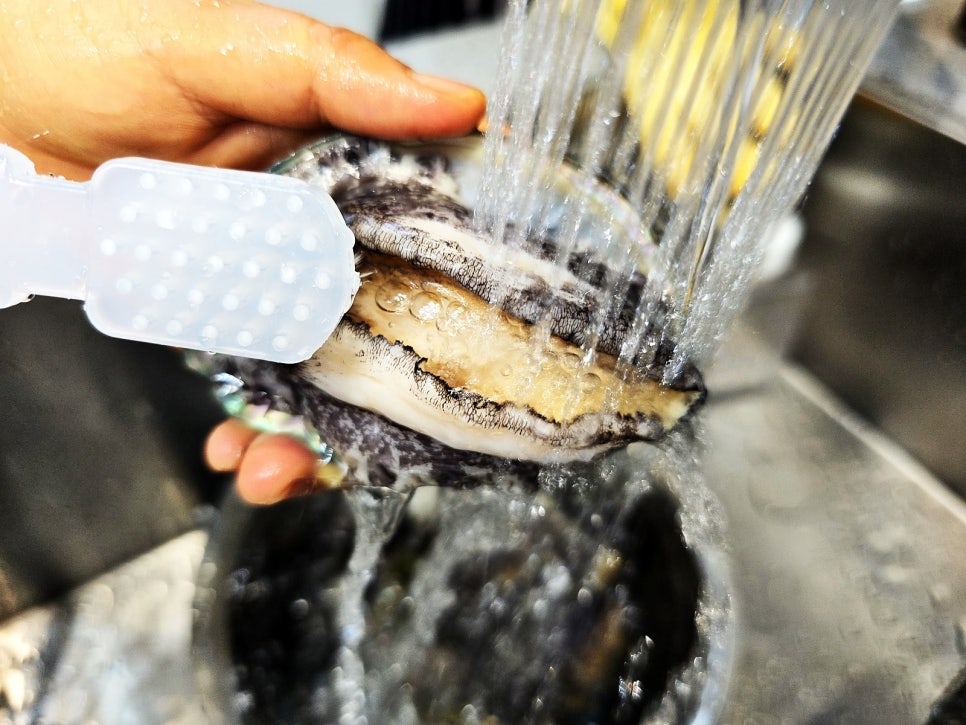 제철 해산물 전복버터구이 전복회 전복손질법 전복이야기 감별마켓