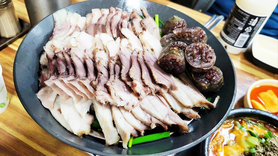 철원 미식여행 고석정꽃밭 별미촌 순대국 철원막국수