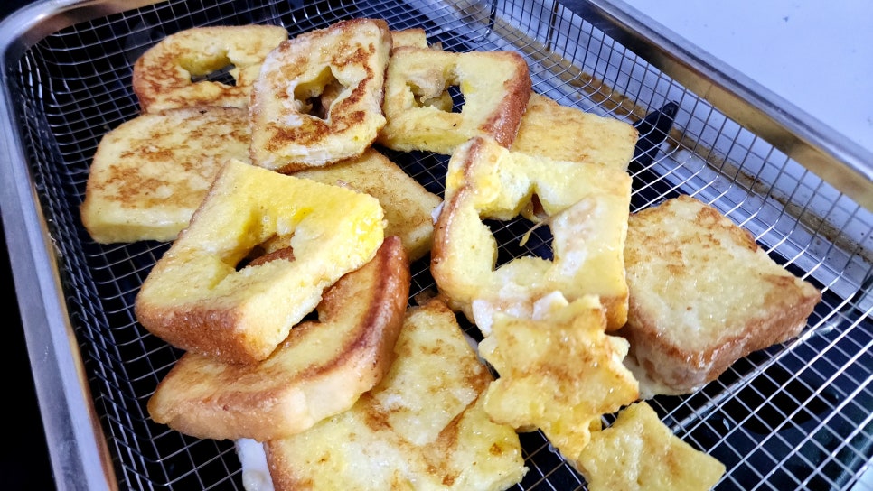 간단 아침메뉴 아기 프렌치토스트 만들기 예쁜 식빵토스트 만드는법 식빵요리