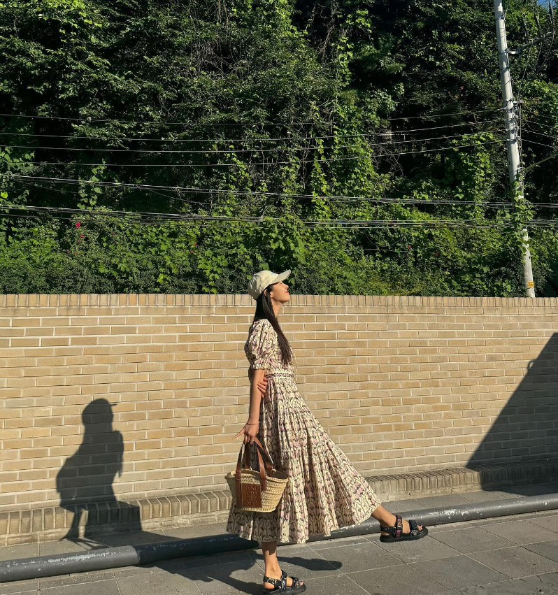 소녀시대 유리 산책 난리난 꽃무늬 원피스 추천 가격은?