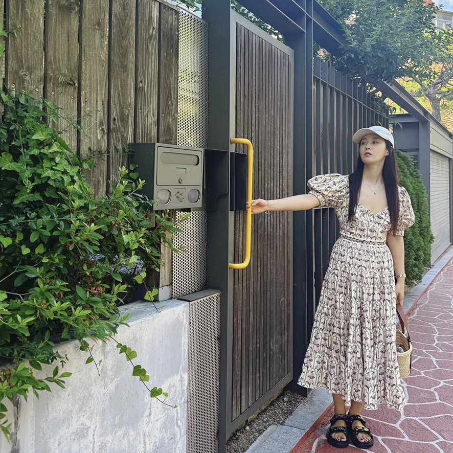소녀시대 유리 여름 코디 데일리룩 로에베 라탄백 라피아백 30대 여자 명품 가방 가격