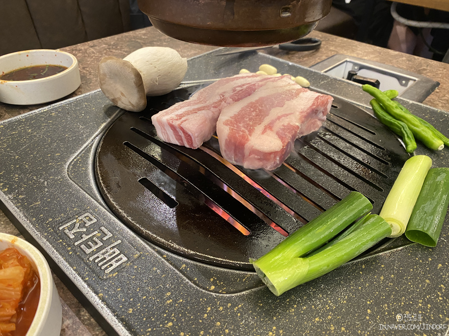 을지로 고기집 뼈탄집 을지로점 국내맛집여행 6월 서울 데이트 가볼만한곳 추천