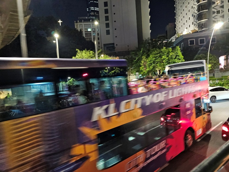 말레이시아 쿠알라룸푸르 여행 나이트투어 시티오브라이트 2층 버스 야경 명소