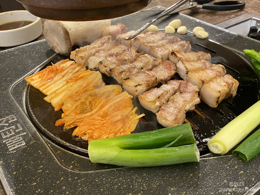 을지로 고기집 뼈탄집 을지로점 국내맛집여행 6월 서울 데이트 가볼만한곳 추천