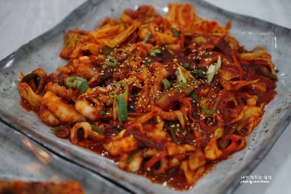 마장호수 맛집 코찜코찜 파주 단체모임 가성비 좋은 뷔페 점심 먹고 출렁다리 산책