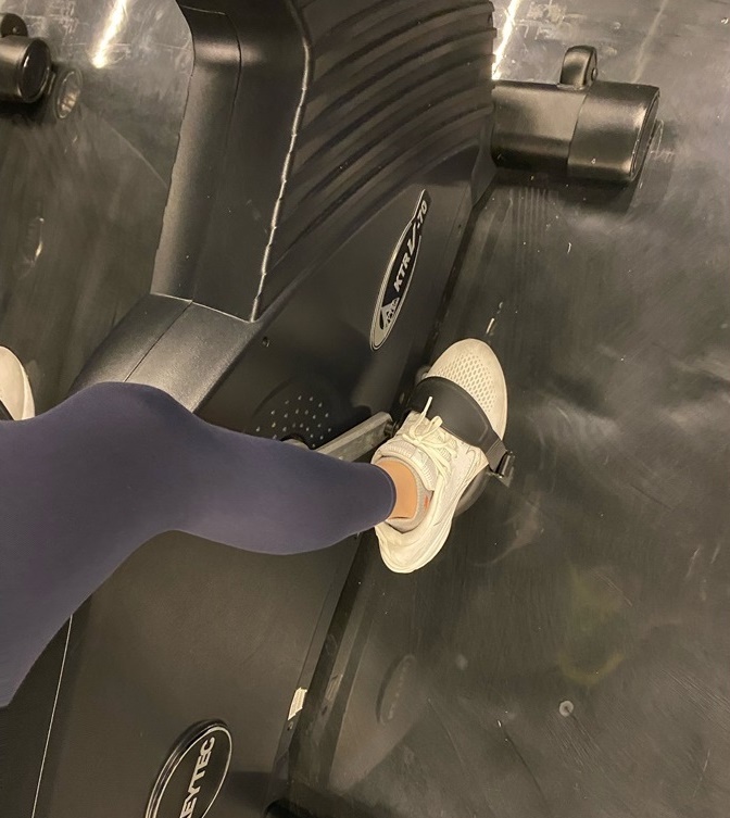 실내자전거 운동 효과 다이어트 무릎 통증 재활 운동 방법 추천
