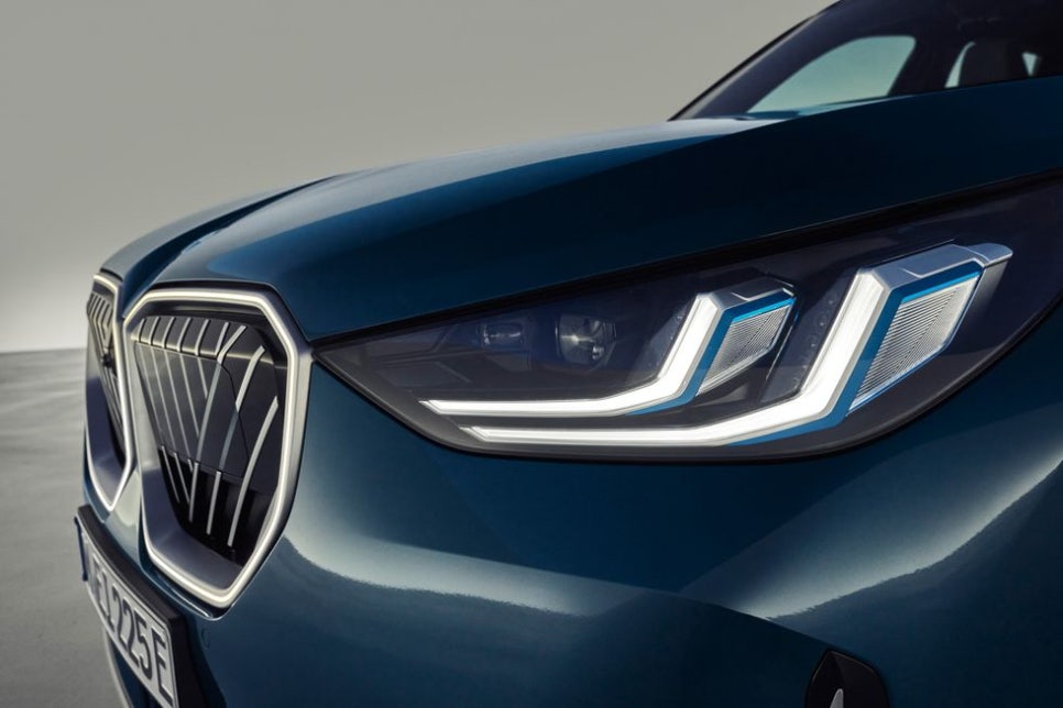 더 커지고 더 강력해진 4세대 G45 신형 2025 BMW X3 출시