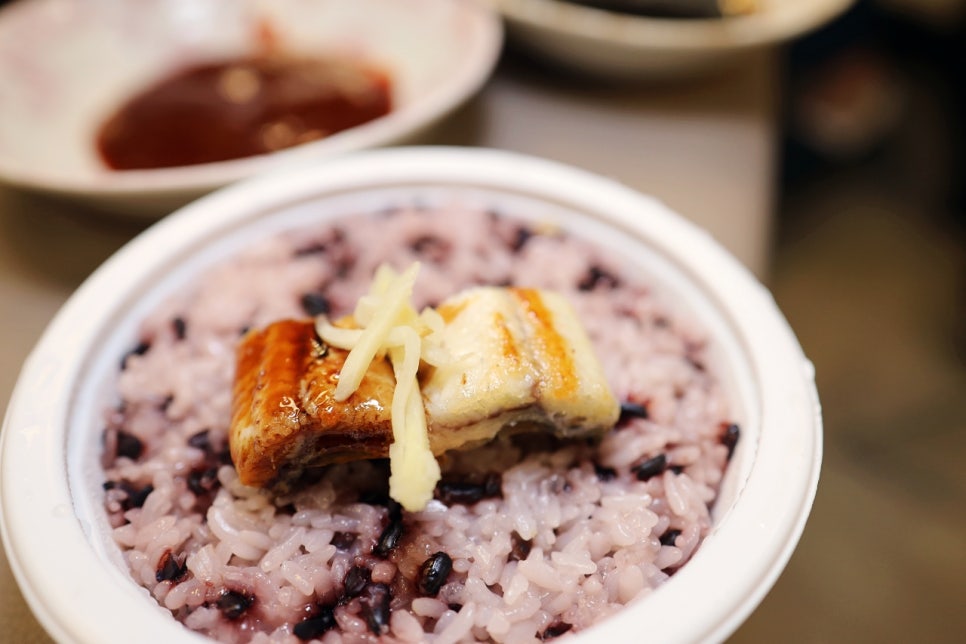 포장도 맛도 완벽! 해수로 키운 진솔원 장어 강추!