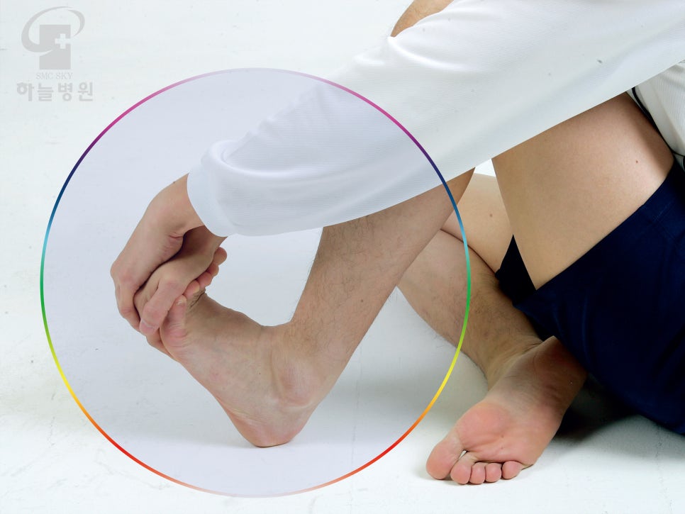 발바닥통증 원인 족저근막염 증상 및 자가 치료(발뒤꿈치통증 스트레칭, 마사지)