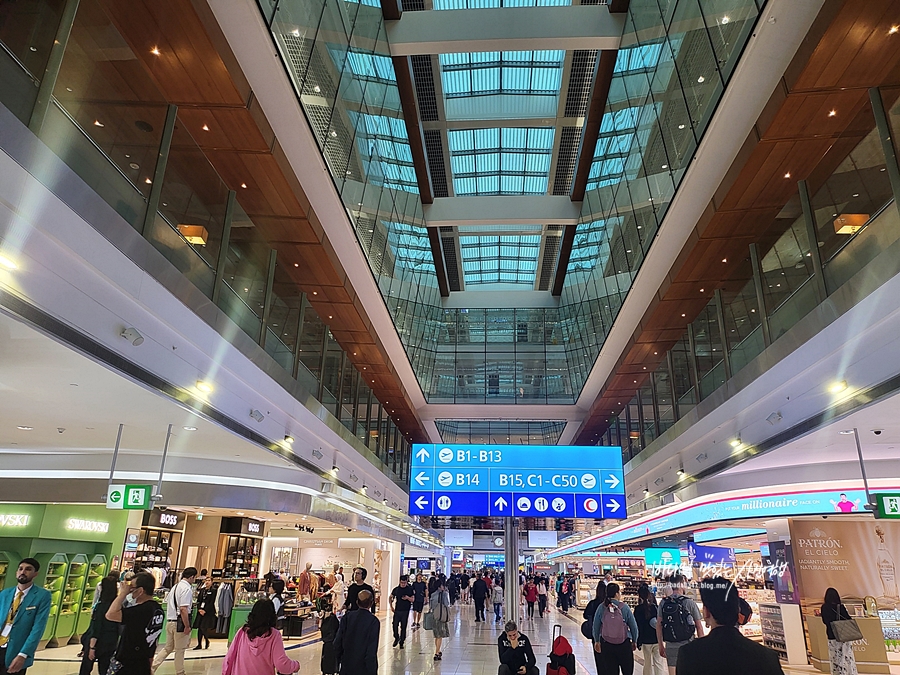 유럽자유여행 에미레이트 항공 두바이 공항 환승 리스본 도착