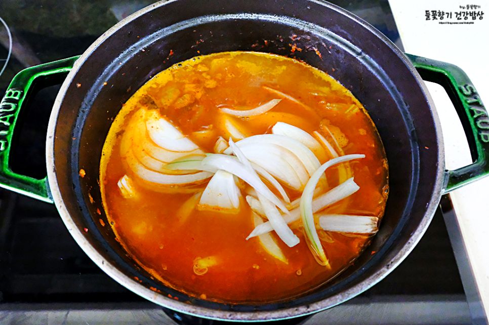 돼지 김치찌개 맛있게 끓이는법 돼지고기 김치찌개 레시피