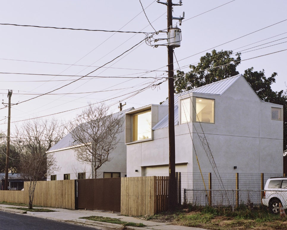 박공+지붕창! 뒤뜰에 지은 영화 촬영감독의 별채, Aperture House by Faye + Walker Architecture