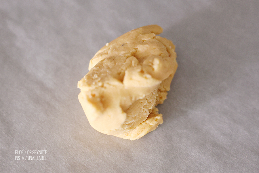 3가지 재료 치즈 쿠키 만들기 핵심은 트러플 파마산 치즈가루