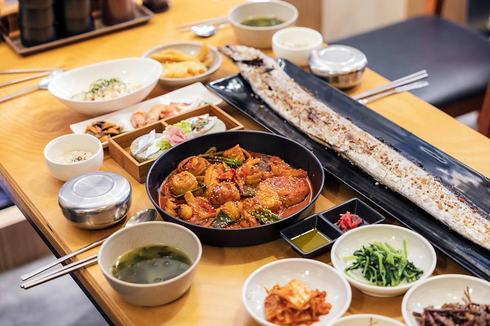 서귀포 올레시장 맛집 뼈없는 제주 갈치조림 맛보세요 :-)