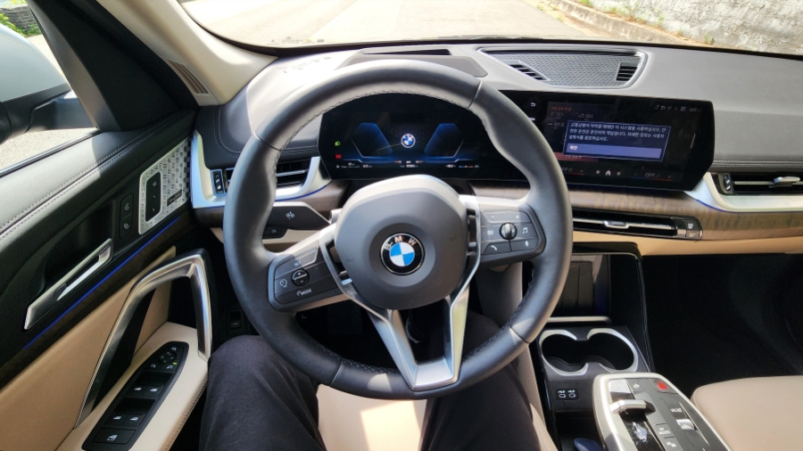 2024 BMW X1 장기 시승기, 내면의 고급스러움 ( 모의견적 정보 제원 포토