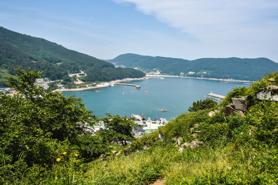 거제 구조라성 가벼운 동산 오르는 샛바람소리길. 9살, 6살 아이랑 오를만 했다.