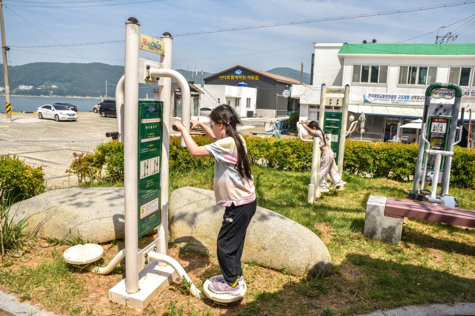 거제 구조라성 가벼운 동산 오르는 샛바람소리길. 9살, 6살 아이랑 오를만 했다.