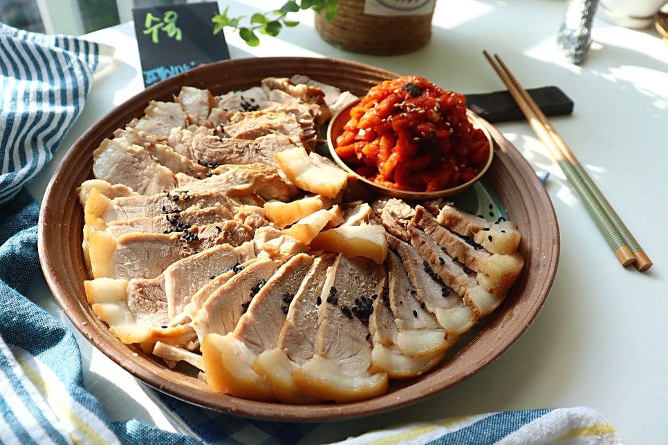 앞다리살 수육 맛있게 삶는법 보쌈 삶는법 압력솥 돼지수육 삶는법 시간