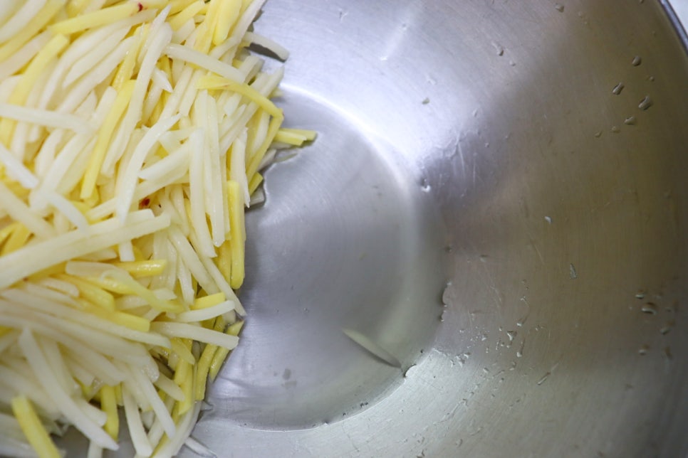 고소한 감자전 만들기 레시피 바삭한 감자채전 만들기