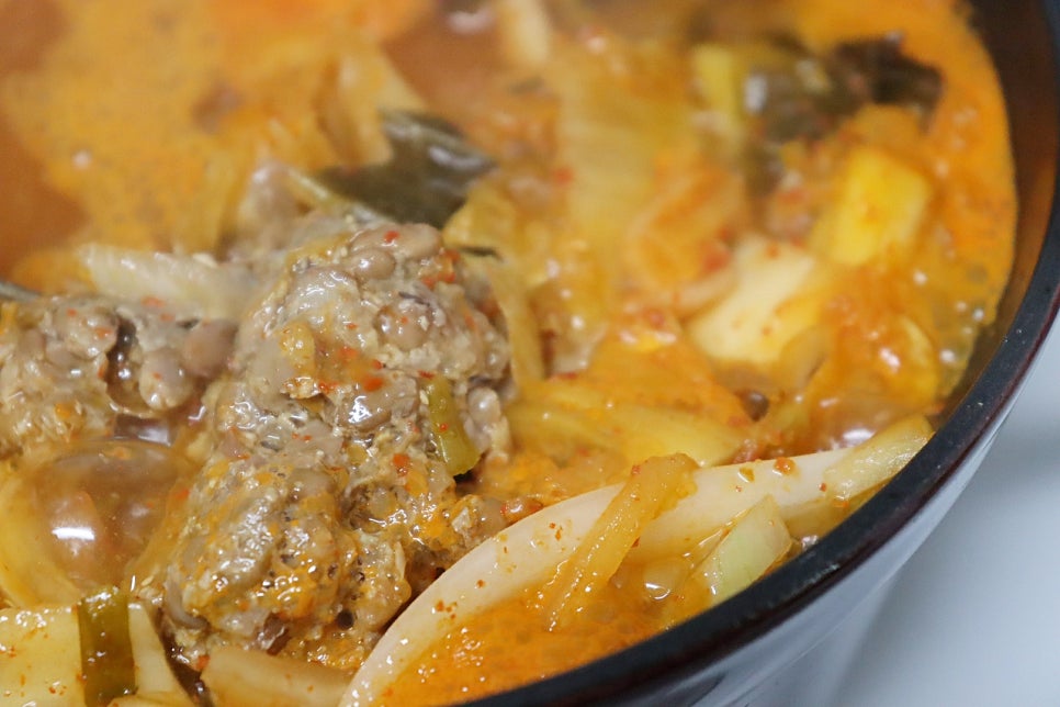 고기없이 청국장맛있게끓이는법 신김치 청국장찌개 만드는 법