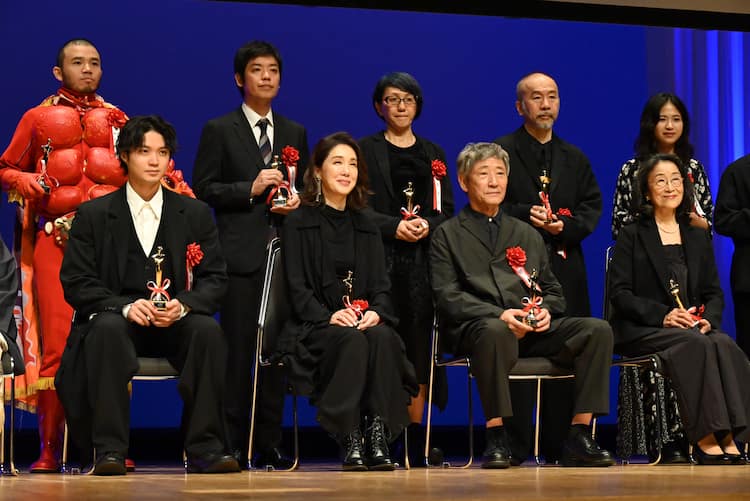 아라가키 유이X히가시데 마사히로, 제33회 일본영화비평가대상 시상식 참석! 축하합니다!