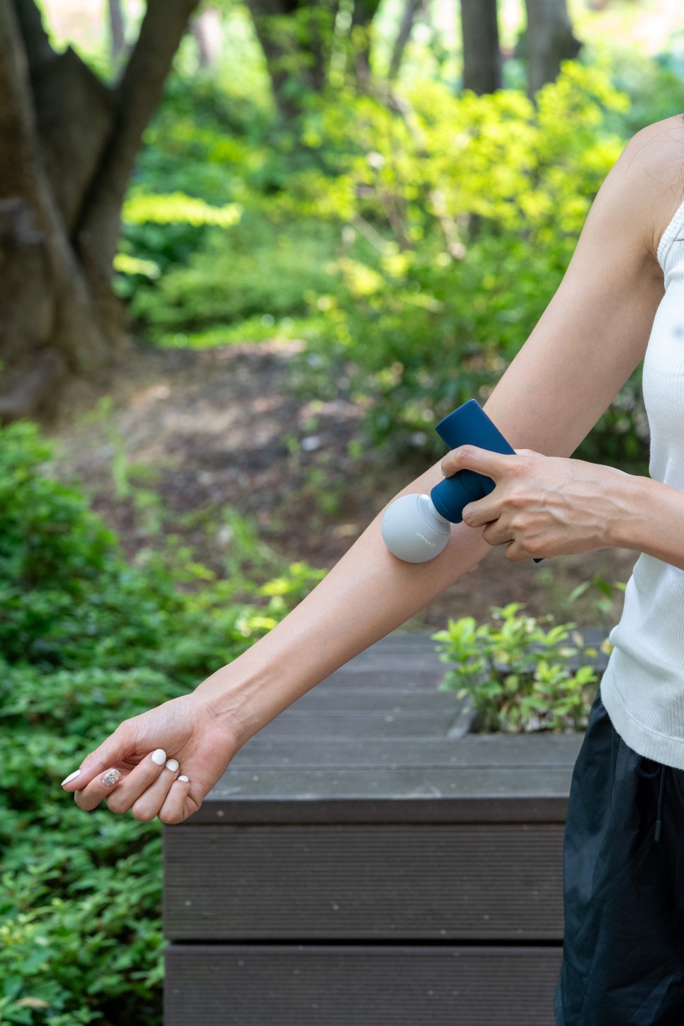휴대용 진동마사지건 바이레퀼 근육 피로 해결