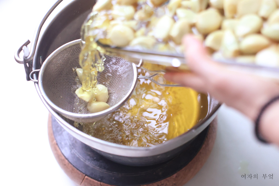 깐마늘장아찌담그는법 식초 간장 마늘장아찌 만들기