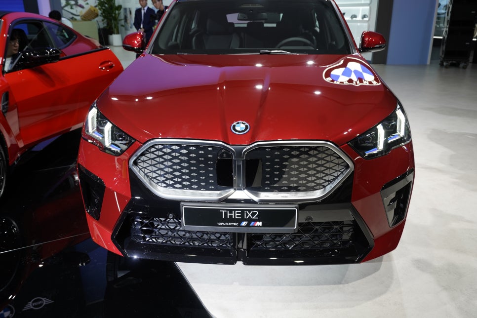 2024 부산모터쇼 BMW ix2 전기차SUV / M4, 제네시스 eG80 페이스리프트 전기차 / 어울림모터스 크레이지티