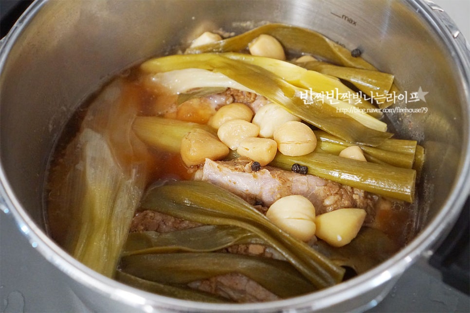 삼겹살 수육 맛있게 삶는법 얍력솥 수육 삶는법