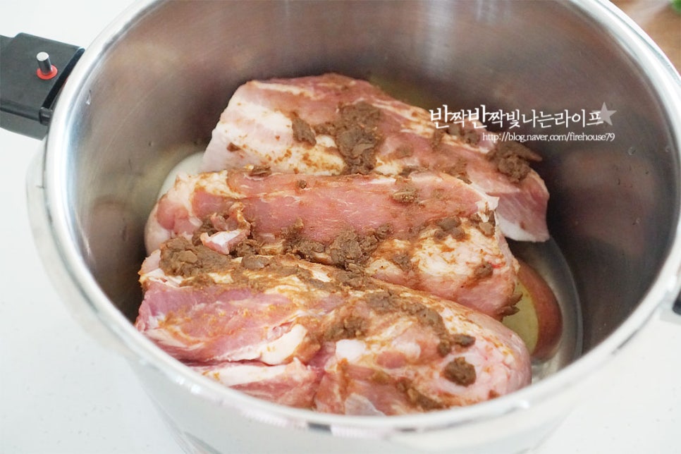 삼겹살 수육 맛있게 삶는법 얍력솥 수육 삶는법