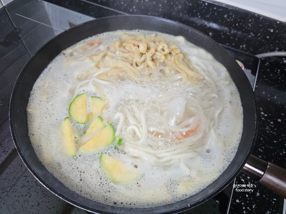 사골칼국수 끓이는법 면 삶기 간단한 코인육수 칼국수 만드는법