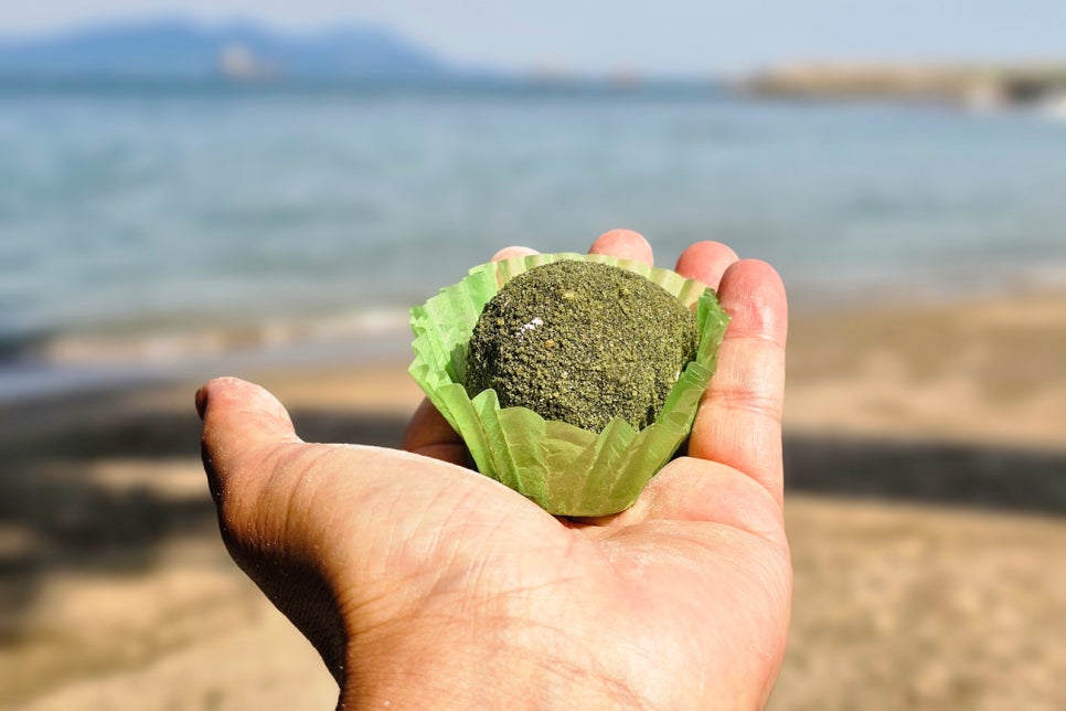 여수 이순신 광장 맛집 먹거리 기념품 딸기 모찌