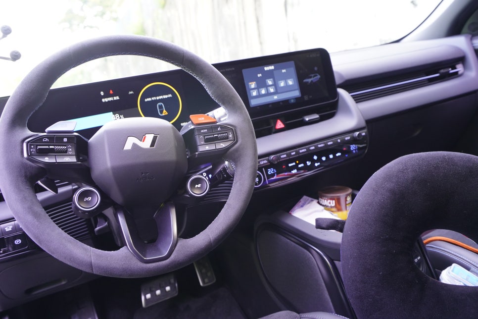 지프 랭글러 루비콘 SUV + 현대 아이오닉5N + 기아 EV9 전기차 그리고 캐딜락 XT6 차박차량