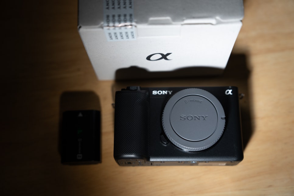 소니 ZV-E1 블랙 렌즈킷 브이로그용 카메라 추천 - A6600 쓰던 아내에게 풀프레임의 신세계를 선물하다